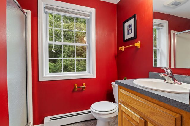 29 Abenaki Circle, Chester, NH 03036