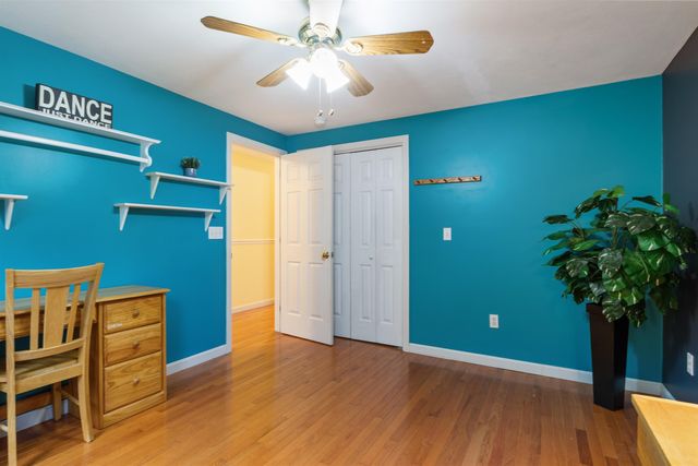 29 Abenaki Circle, Chester, NH 03036
