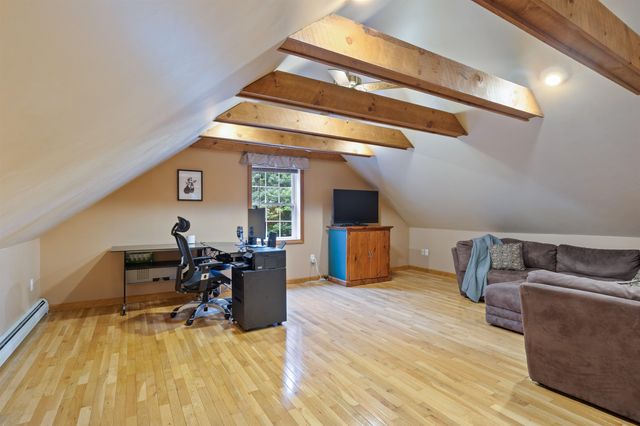 29 Abenaki Circle, Chester, NH 03036