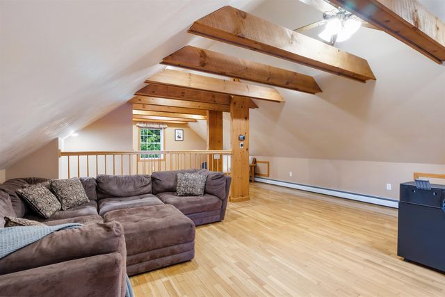 29 Abenaki Circle, Chester, NH 03036