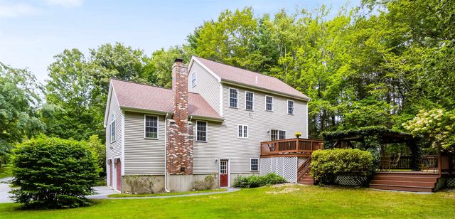 29 Abenaki Circle, Chester, NH 03036