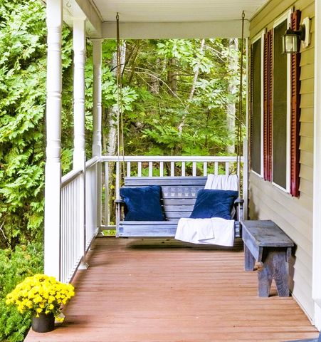 29 Abenaki Circle, Chester, NH 03036