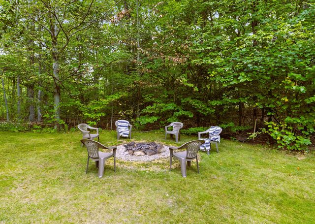 29 Abenaki Circle, Chester, NH 03036