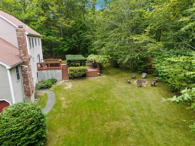 29 Abenaki Circle, Chester, NH 03036