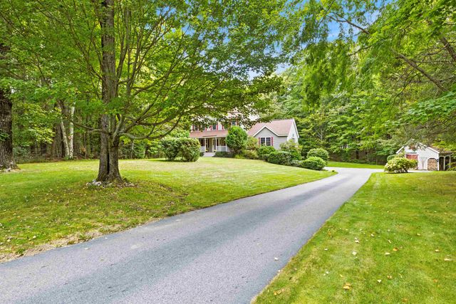 29 Abenaki Circle, Chester, NH 03036