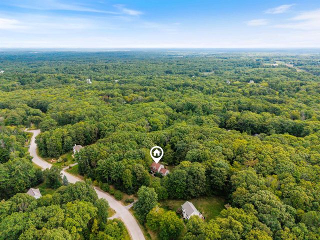 29 Abenaki Circle, Chester, NH 03036