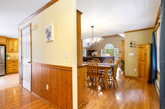 29 Abenaki Circle, Chester, NH 03036