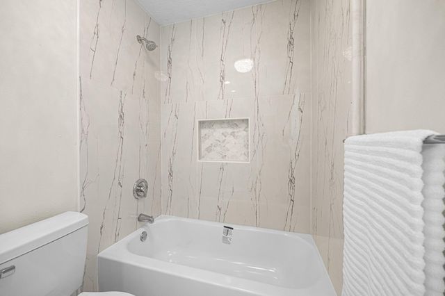 10824 W Mulberry Drive, La Porte, TX 77571