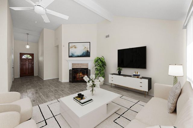 10824 W Mulberry Drive, La Porte, TX 77571