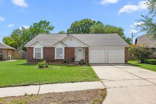 10824 W Mulberry Drive, La Porte, TX 77571