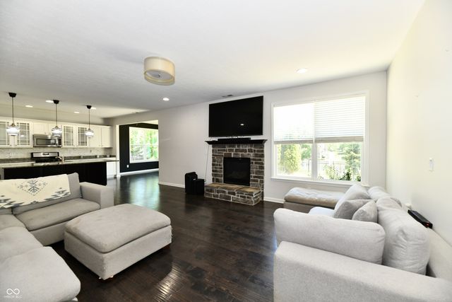 549 Gosford, Westfield, IN 46074