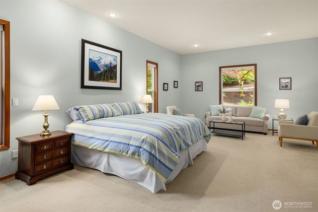 8387 NE Sumanee Place, Bainbridge Island, WA 98110