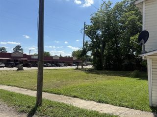 120 S 1st Street, Stilwell, OK 74960