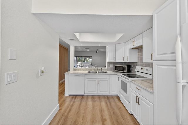 3326 LAUREL VIEW DRIVE, Brandon, FL 33511