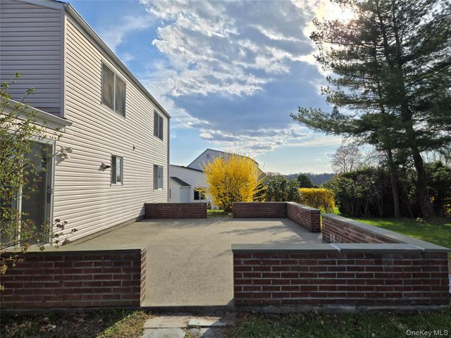 2585 Farsund Drive, Yorktown Heights, NY 10598