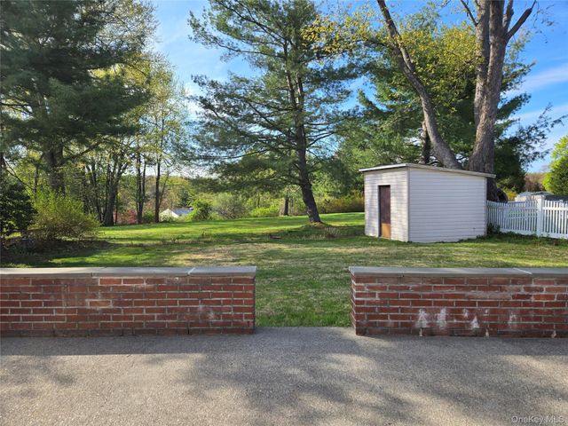 2585 Farsund Drive, Yorktown Heights, NY 10598