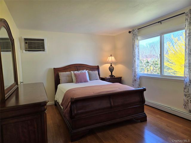 2585 Farsund Drive, Yorktown Heights, NY 10598