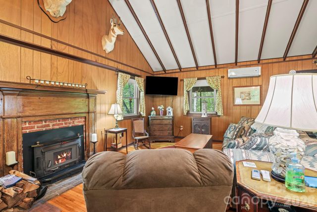 80 Corbin Hills Drive, Franklin, NC 28734