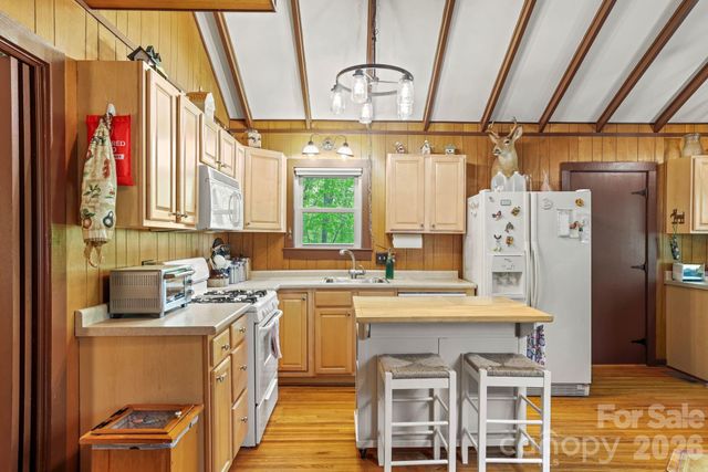 80 Corbin Hills Drive, Franklin, NC 28734