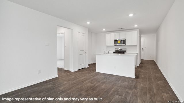 16056 Mahogany Way, Elmendorf, TX 78112