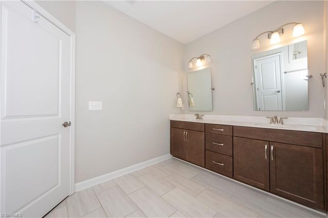 424 Waterton Way, Kernersville, NC 27284