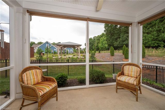 424 Waterton Way, Kernersville, NC 27284