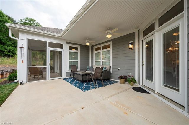 424 Waterton Way, Kernersville, NC 27284