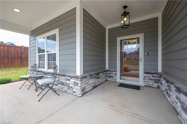 424 Waterton Way, Kernersville, NC 27284