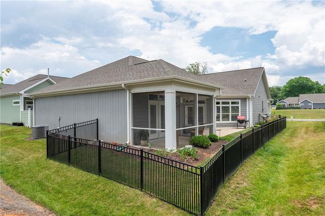 424 Waterton Way, Kernersville, NC 27284