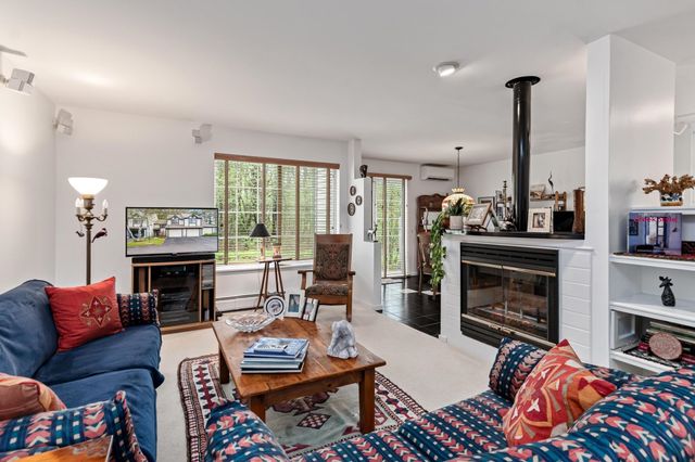 26 Lake Forest Drive, Burlington, VT 05401