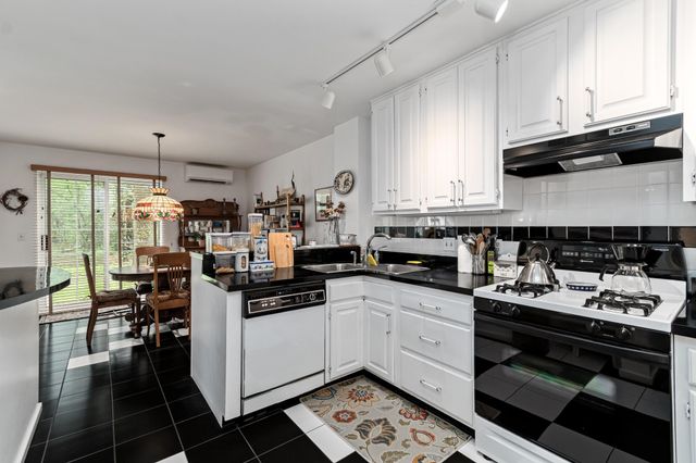 26 Lake Forest Drive, Burlington, VT 05401