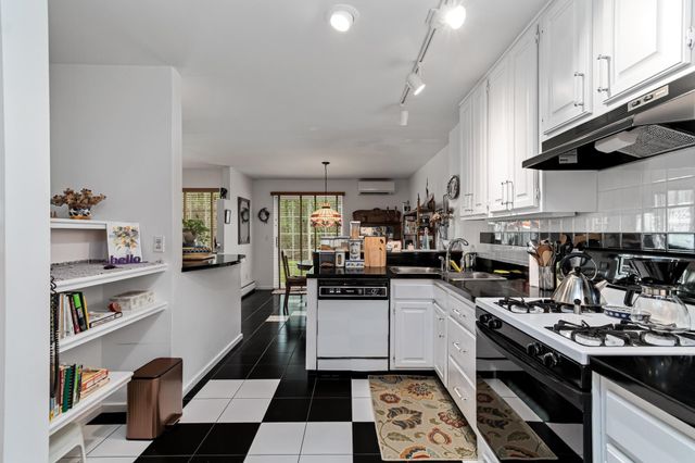 26 Lake Forest Drive, Burlington, VT 05401