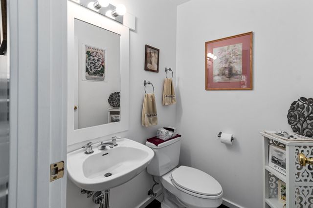 26 Lake Forest Drive, Burlington, VT 05401