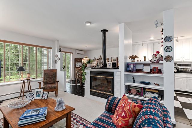 26 Lake Forest Drive, Burlington, VT 05401