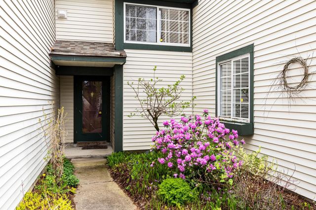 26 Lake Forest Drive, Burlington, VT 05401