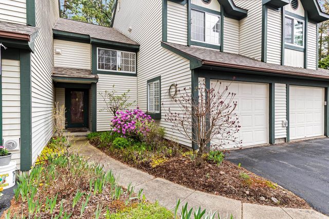 26 Lake Forest Drive, Burlington, VT 05401