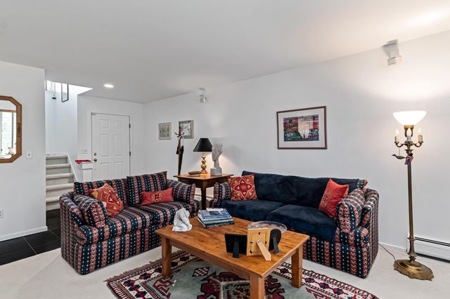 26 Lake Forest Drive, Burlington, VT 05401
