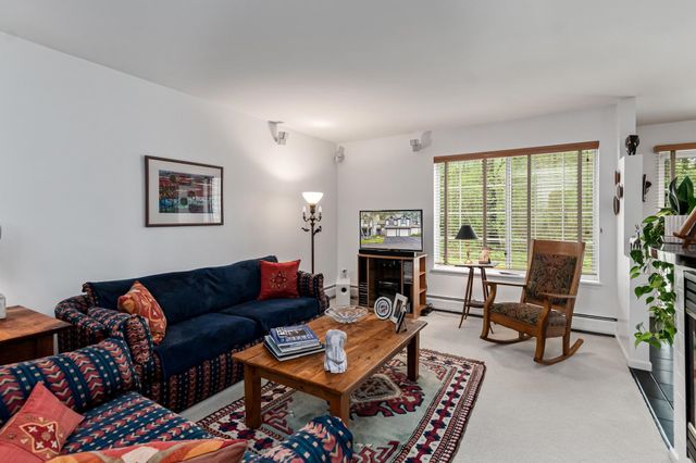 26 Lake Forest Drive, Burlington, VT 05401