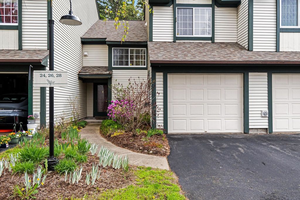 26 Lake Forest Drive, Burlington, VT 05401