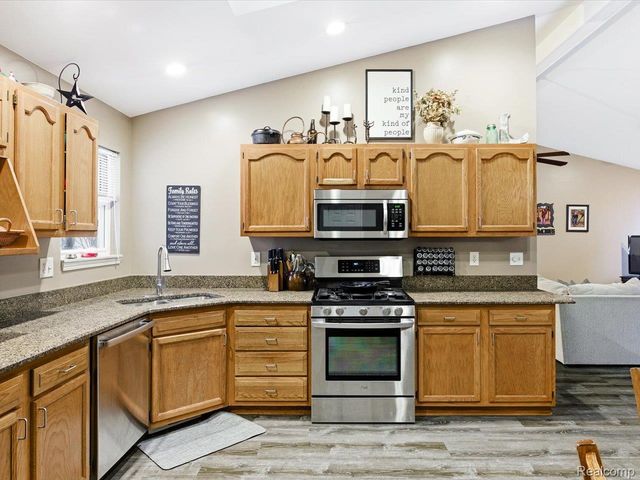 242 Forest Lane, Marysville, MI 48040