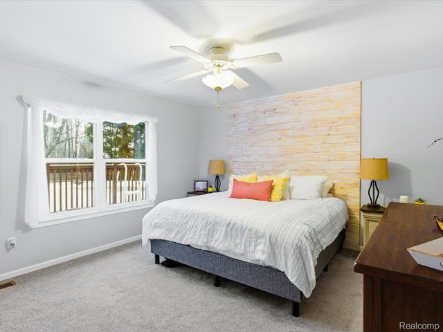 242 Forest Lane, Marysville, MI 48040