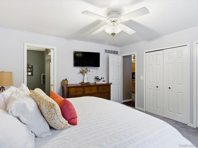 242 Forest Lane, Marysville, MI 48040