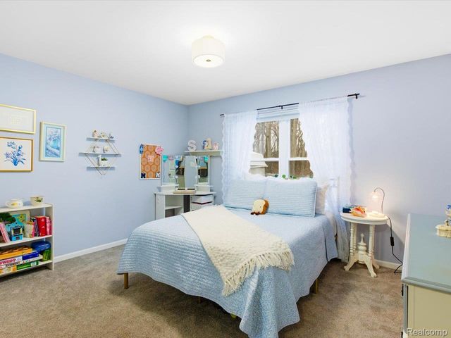 242 Forest Lane, Marysville, MI 48040