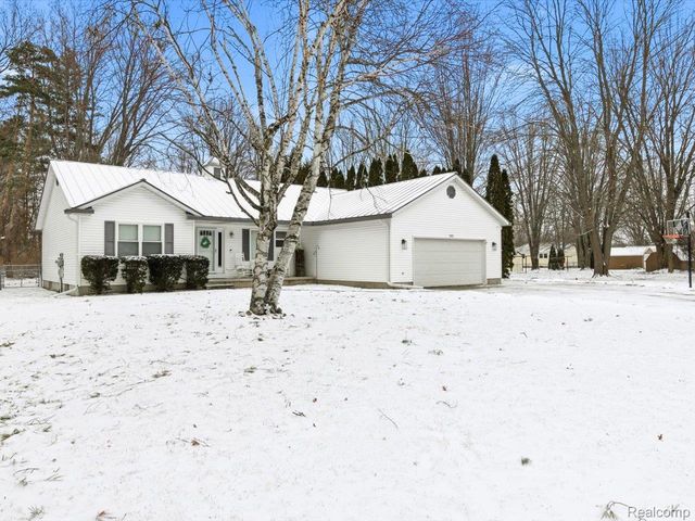 242 Forest Lane, Marysville, MI 48040