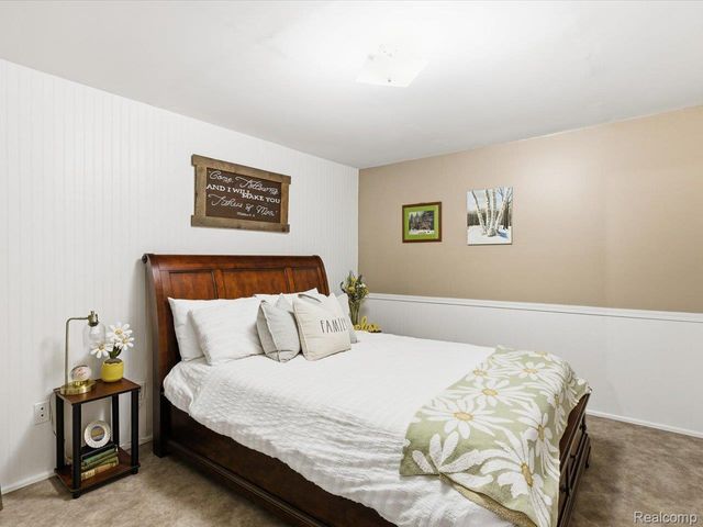 242 Forest Lane, Marysville, MI 48040