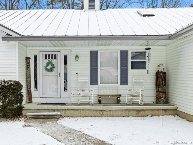 242 Forest Lane, Marysville, MI 48040