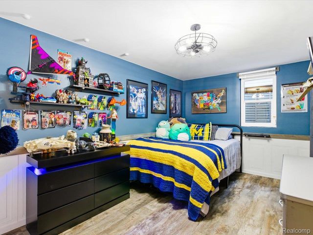 242 Forest Lane, Marysville, MI 48040