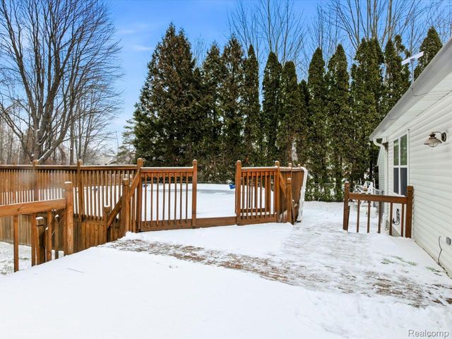 242 Forest Lane, Marysville, MI 48040