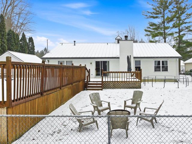 242 Forest Lane, Marysville, MI 48040