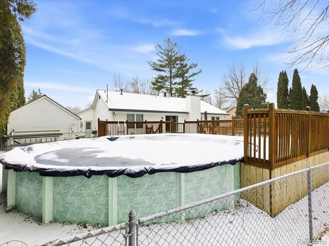 242 Forest Lane, Marysville, MI 48040